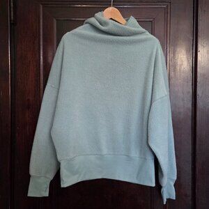 TAHARI SPORT turtleneck fleece pullover